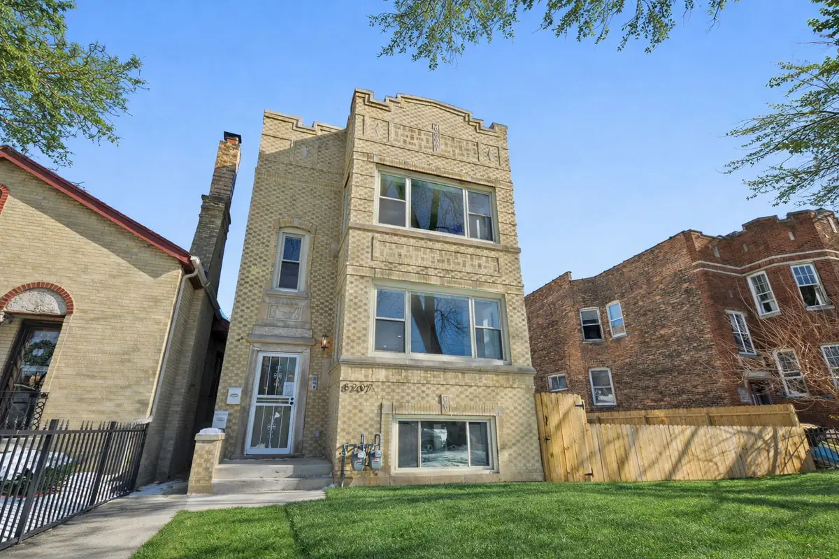8207 S Clyde Avenue, Chicago, IL 60617 - Image #1