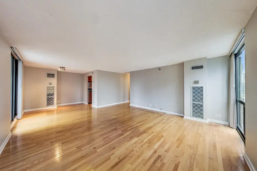 70 W Huron Street #1103, Chicago, IL 60610 - Image #3