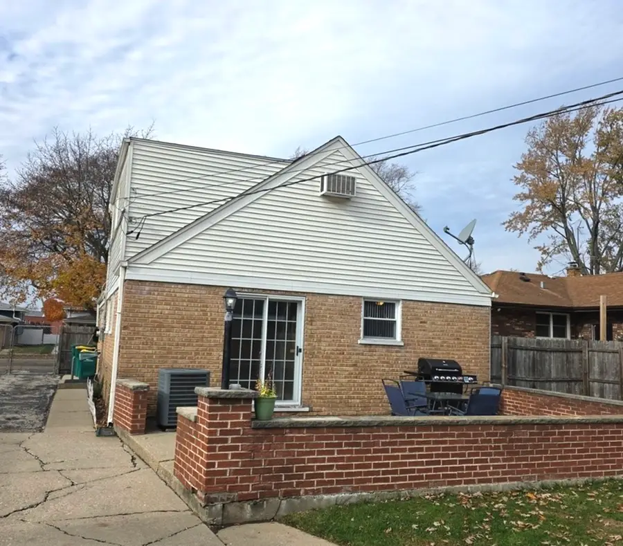 249 Wheeling Avenue, Wheeling, IL 60090 - Image #2