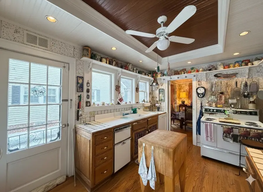 502 S I Oka Avenue, Mount Prospect, IL 60056 - #3