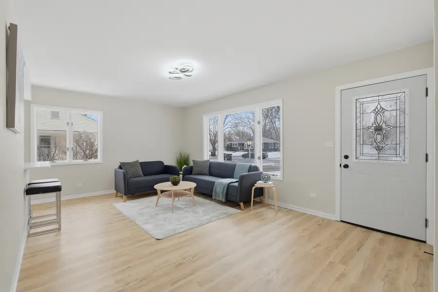 2404 Sigwalt Street, Rolling Meadows, IL 60008 - Image #2