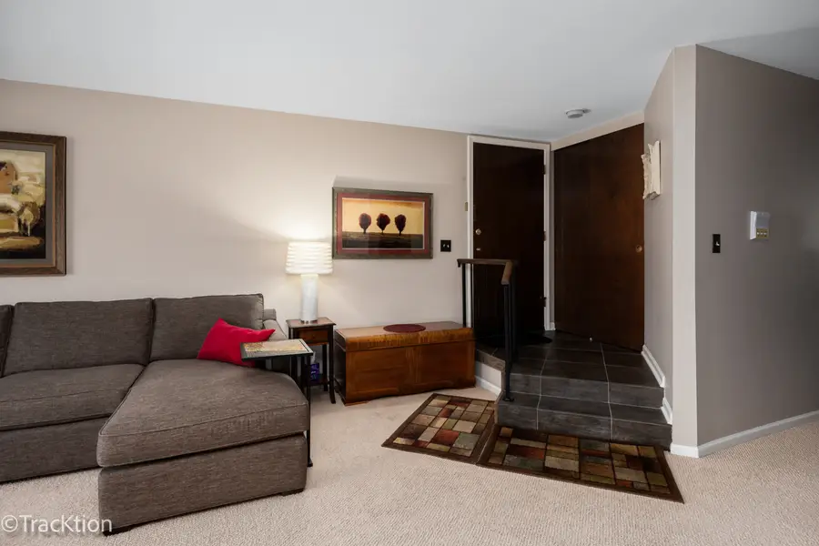 1014 Lakeland Court #2a, Wheeling, IL 60090 - Image #2