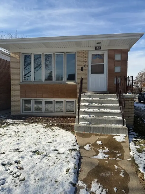 5200 S Lotus Avenue, Chicago, IL 60638