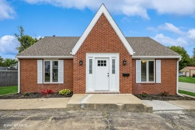 224 W Clinton Avenue, Farmer City, IL 61842 - Image #1