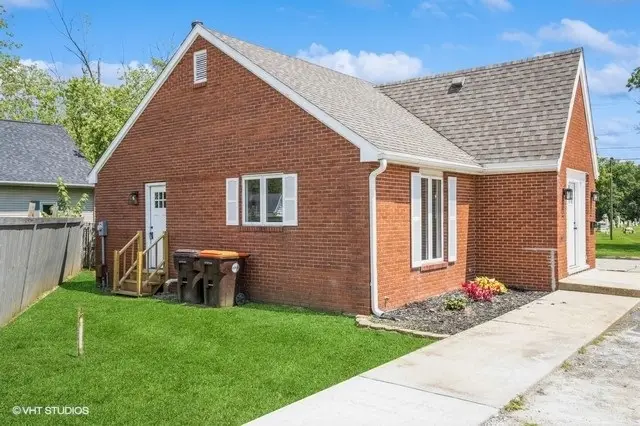 224 W Clinton Avenue, Farmer City, IL 61842 - Image #2