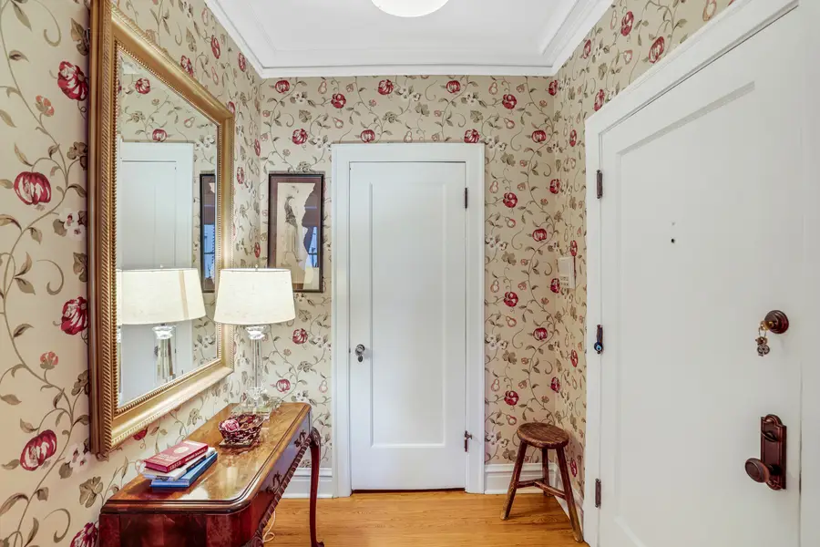 431 W Aldine Avenue #10, Chicago, IL 60657 - Image #2