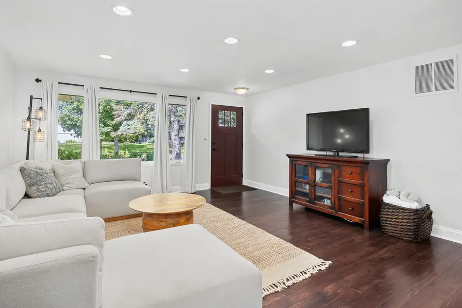 1011 Mercury Drive, Schaumburg, IL 60193 - Image #3