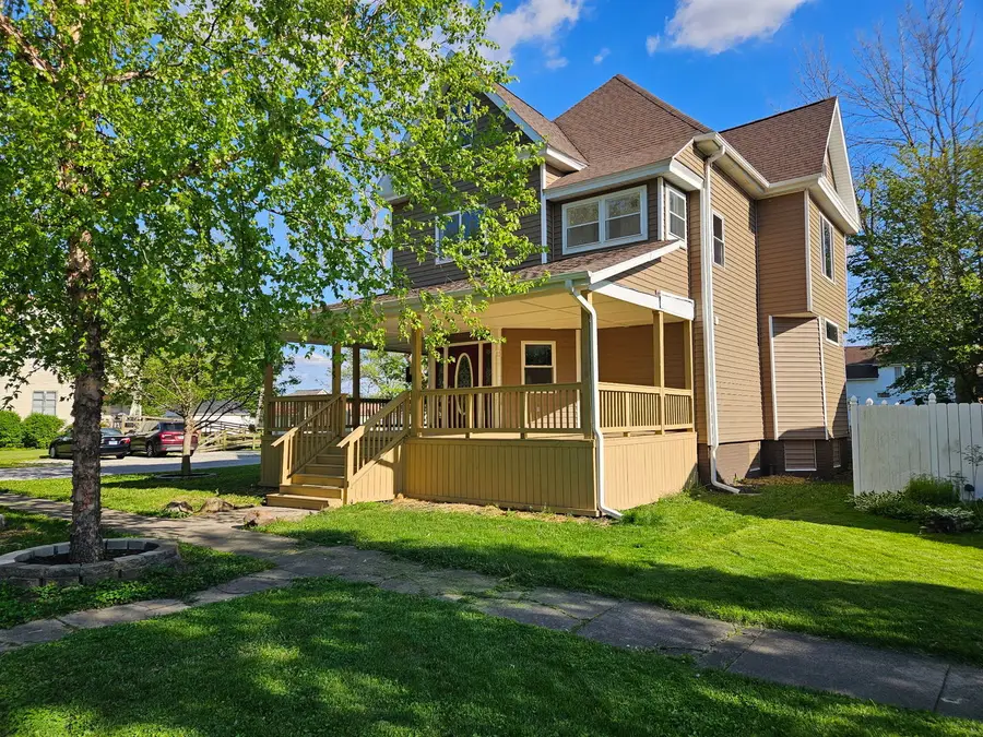 215 E Sale Street, Tuscola, IL 61953 - Image #2