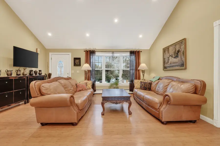 1748 N Windsor Drive, Arlington Heights, IL 60004 - Image #3
