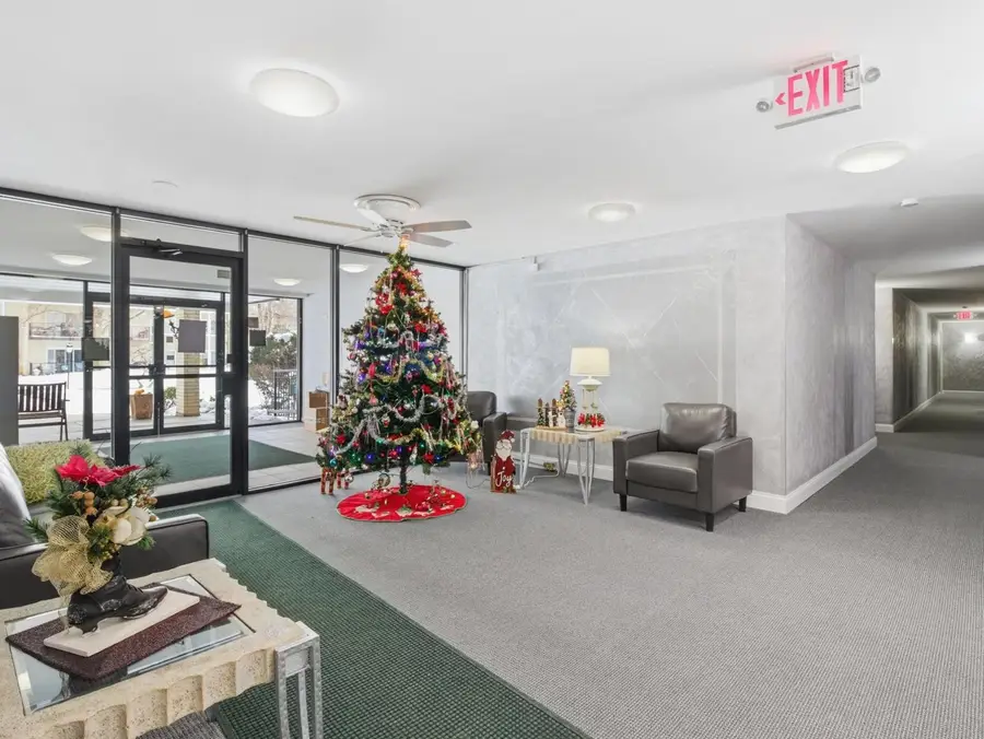 8640 Waukegan Road #123, Morton Grove, IL 60053 - Image #3