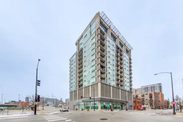 700 W Van Buren Street #1402, Chicago, IL 60607