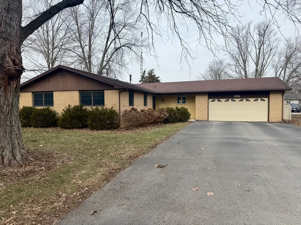 206 E Warren Street, Leroy, IL 61752 - Image #1