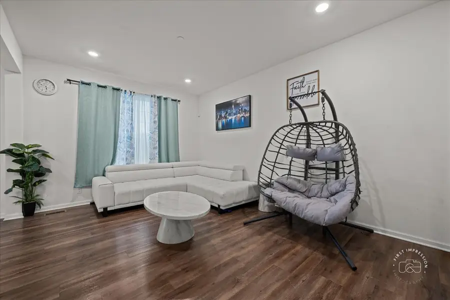 1128 Hawk Hollow Drive, Yorkville, IL 60560 - Image #2