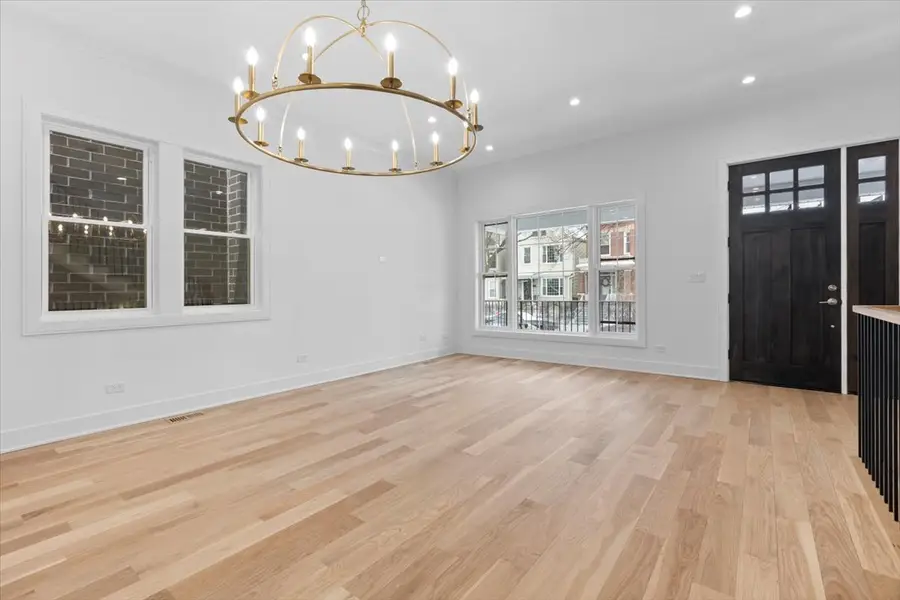 2433 W Cuyler Avenue, Chicago, IL 60618 - Image #3