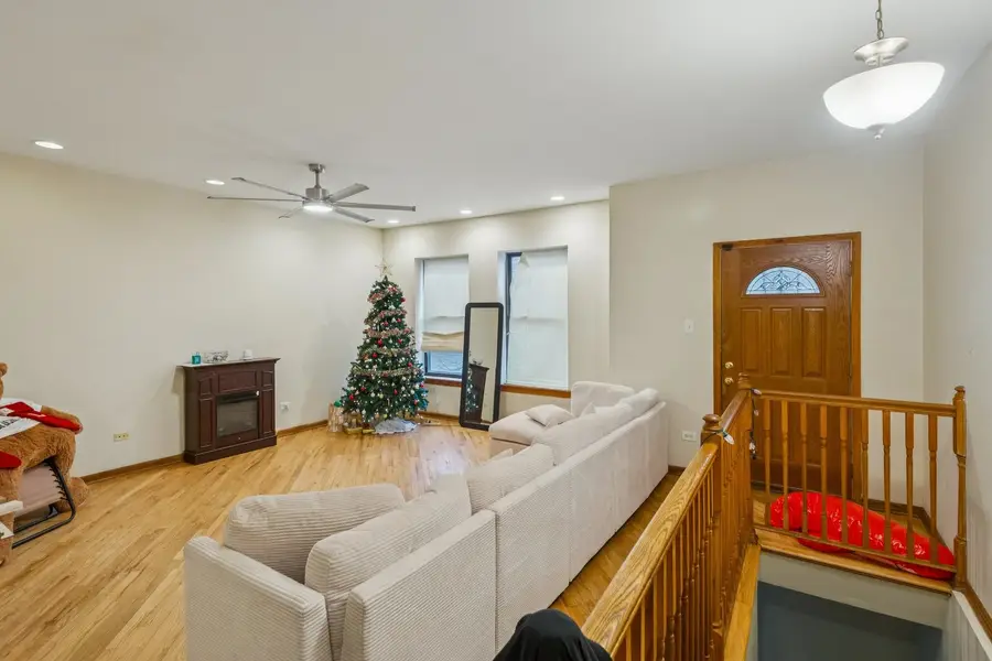 5014 S Prairie Avenue #1, Chicago, IL 60615 - Image #2