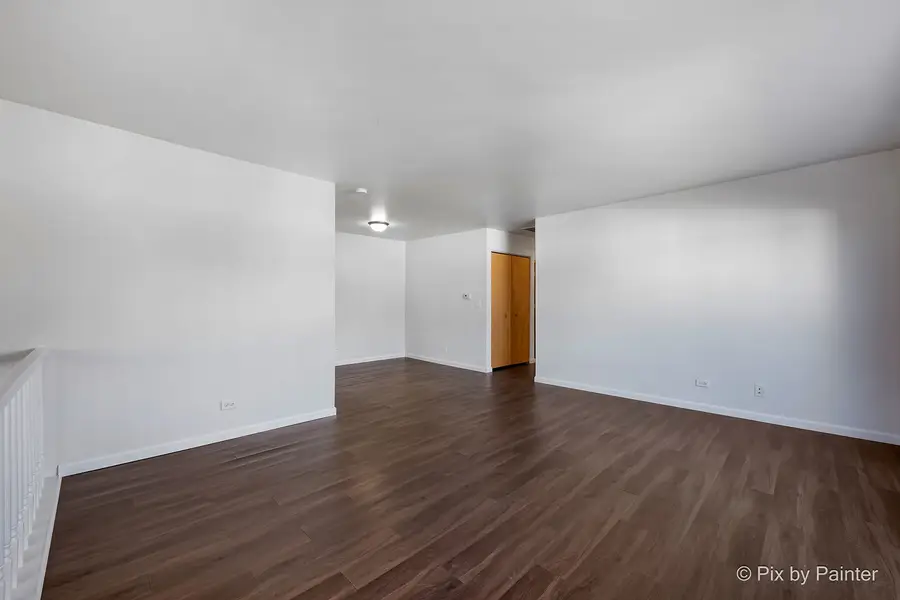 29w560 Winchester Circle #4, Warrenville, IL 60555 - Image #3