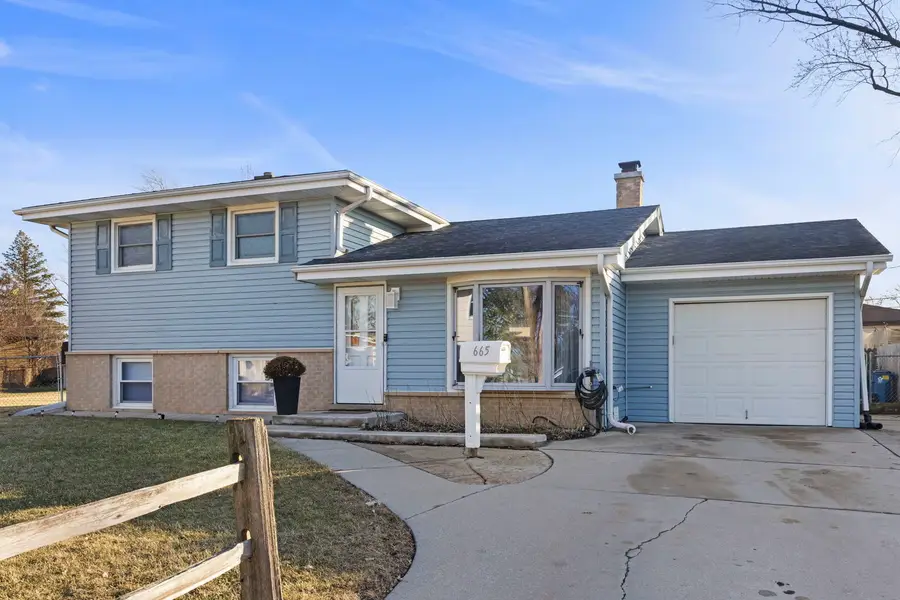 665 W Lake Manor Drive, Addison, IL 60101 - Image #2