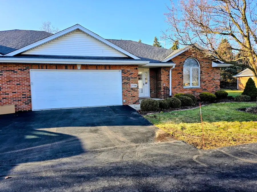27106 S Fountainview Drive, Crete, IL 60417 - Image #2