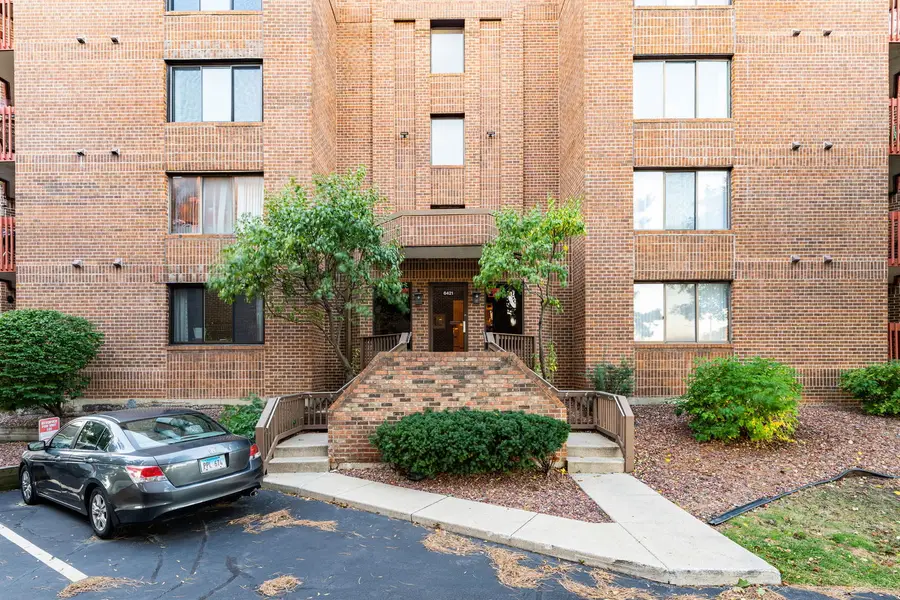 6421 Pershing Road #404, Stickney, IL 60402 - Image #2