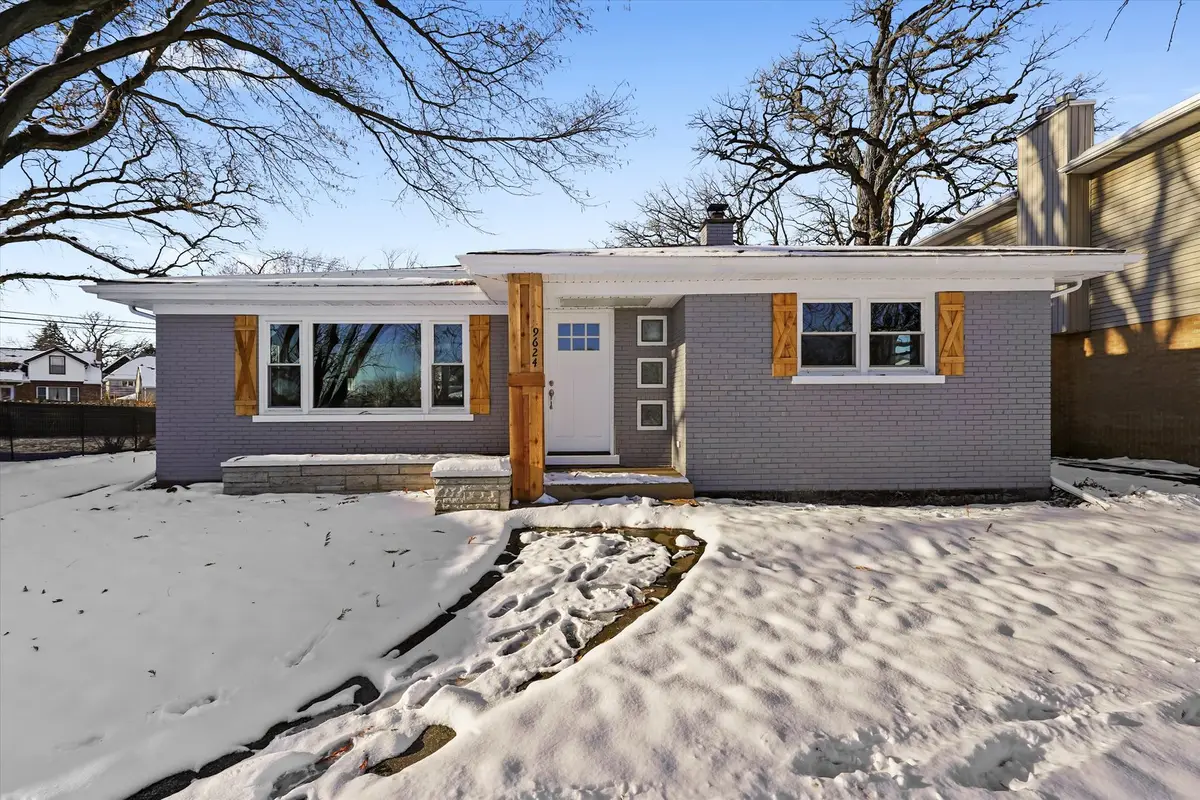9624 W Shore Drive, Oak Lawn, IL 60453 - Image #1