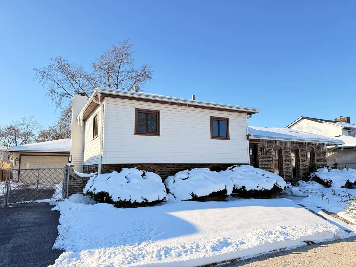 242 S Harper Avenue, Glenwood, IL 60425 - Image #1