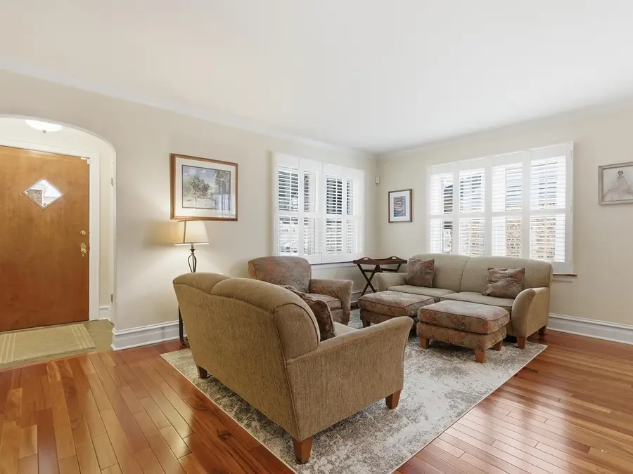 11006 S Homan Avenue, Chicago, IL 60655 - Image #2