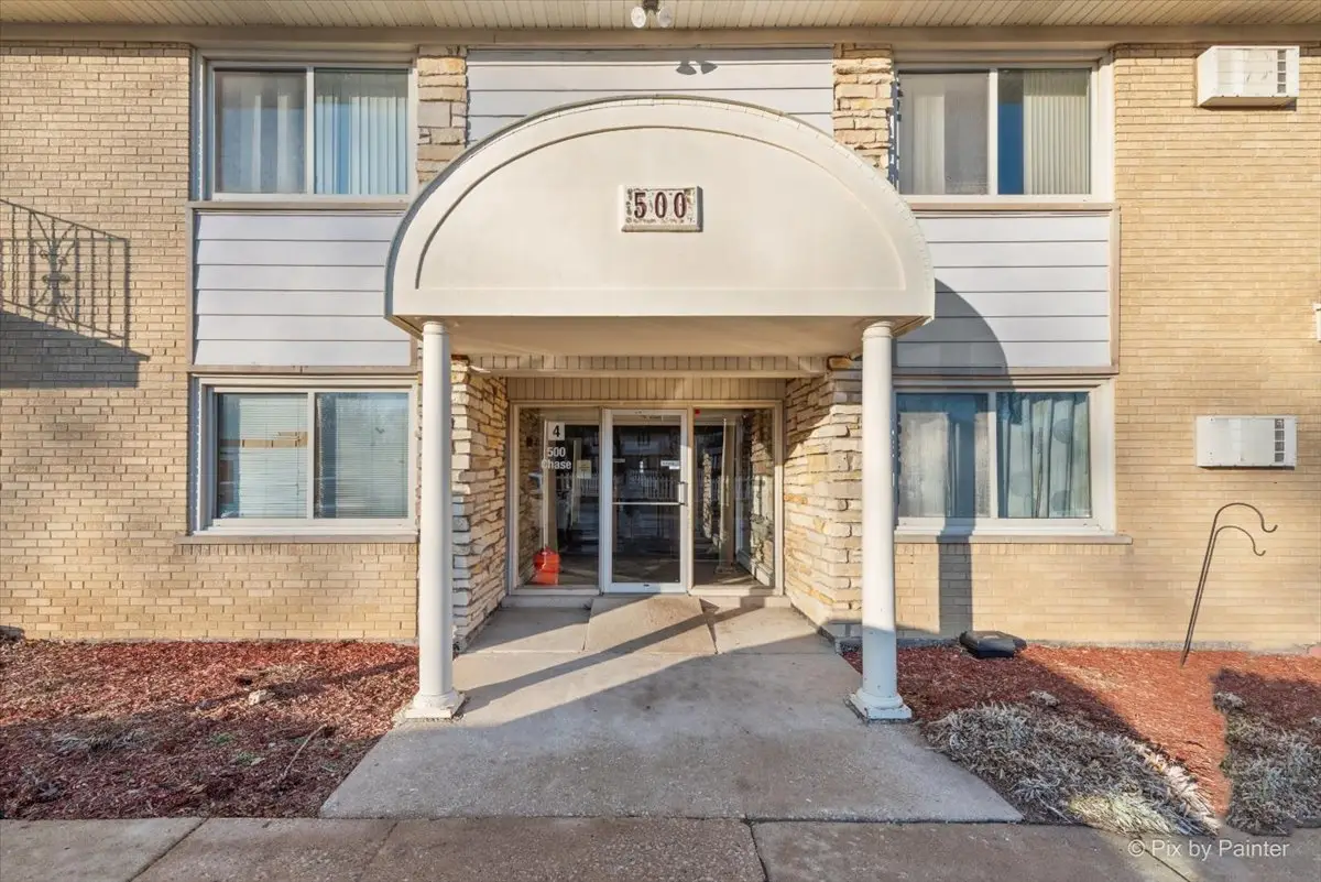 500 Chase Drive #12, Clarendon Hills, IL 60514 - Image #1