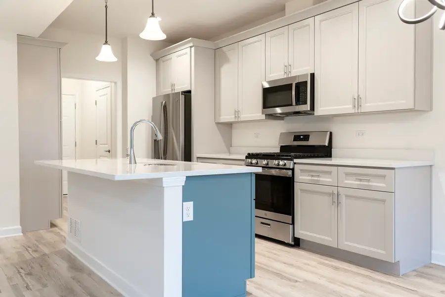 513 Amherst Drive, Sycamore, IL 60178 - Image #3