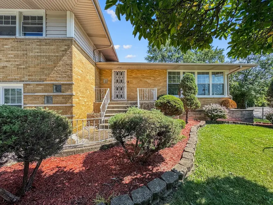 15831 Trumbull Avenue, Markham, IL 60428 - Image #2