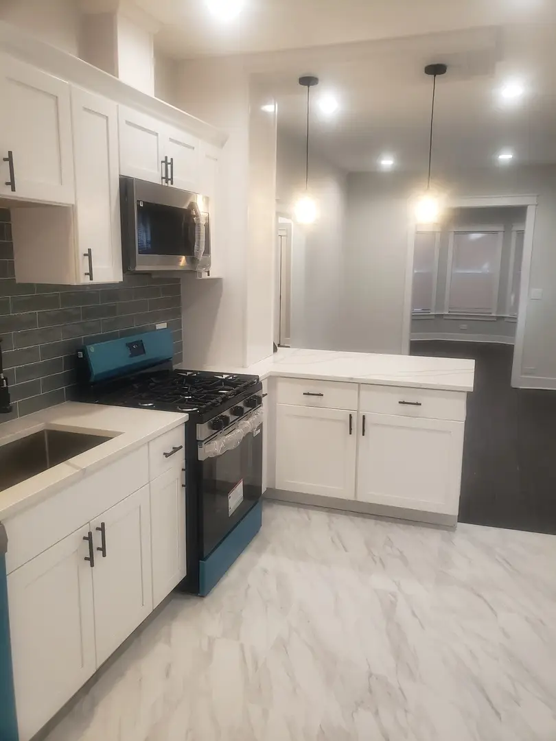 12130 S Lowe Avenue, Chicago, IL 60628 - Image #3