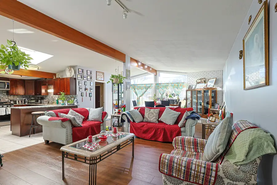 372 Nancy Lane, Wheeling, IL 60090 - Image #3