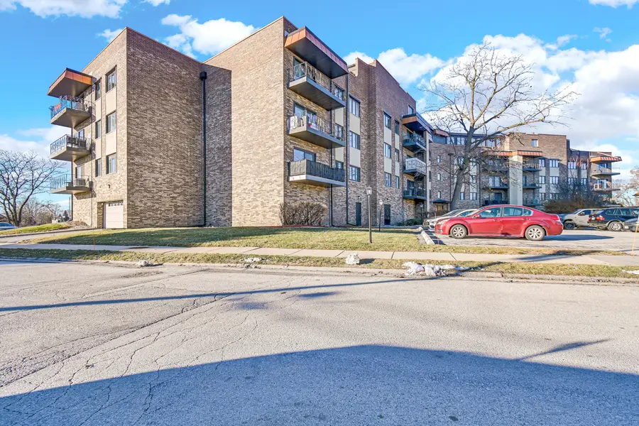 7100 W 95th Street #111, Oak Lawn, IL 60453 - Image #3