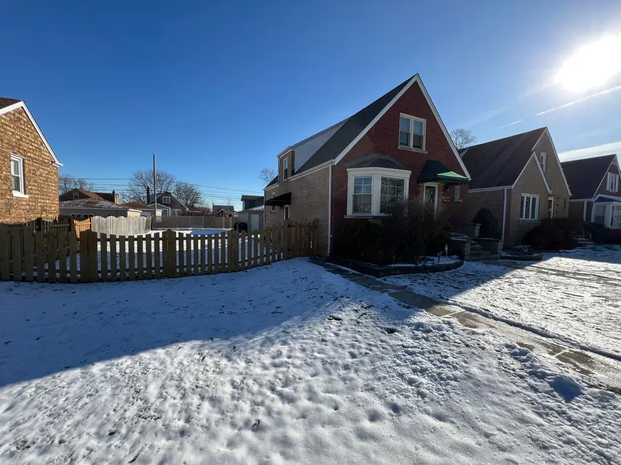 10223 S Spaulding Avenue, Evergreen Park, IL 60805 - Image #2