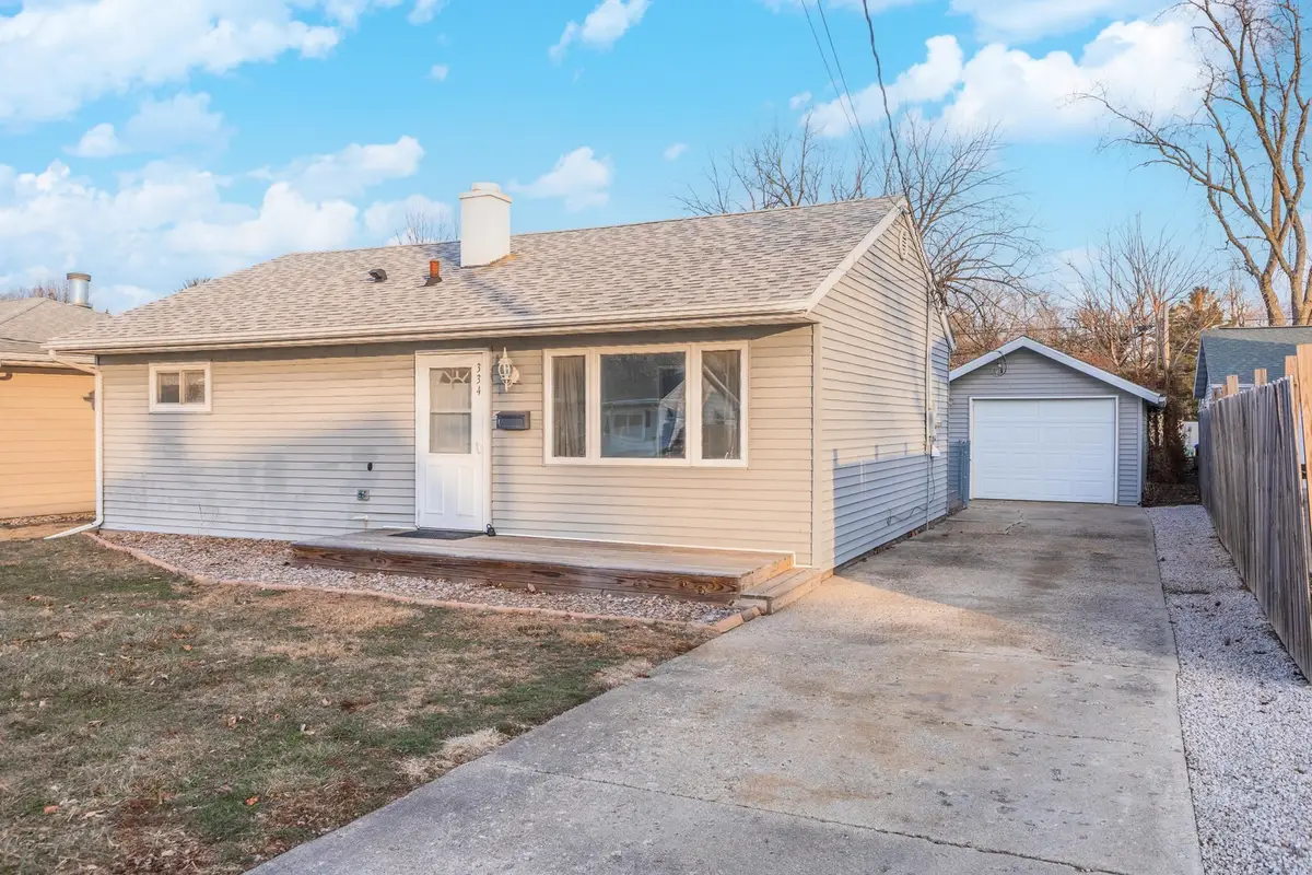 334 E Baker Street, Bloomington, IL 61701 - Image #1