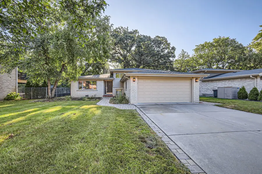 271 S Cedar Avenue, Wood Dale, IL 60191 - Image #2