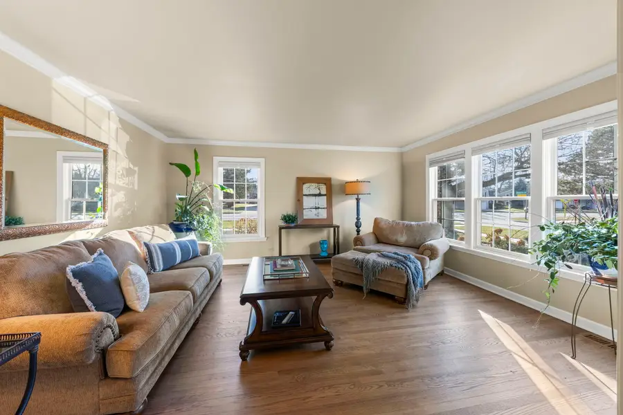 825 Evergreen Avenue, Glen Ellyn, IL 60137 - Image #3