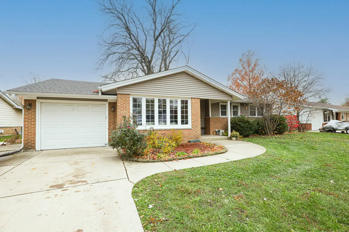 225 Placid Way, Elk Grove Village, IL 60007 - #1