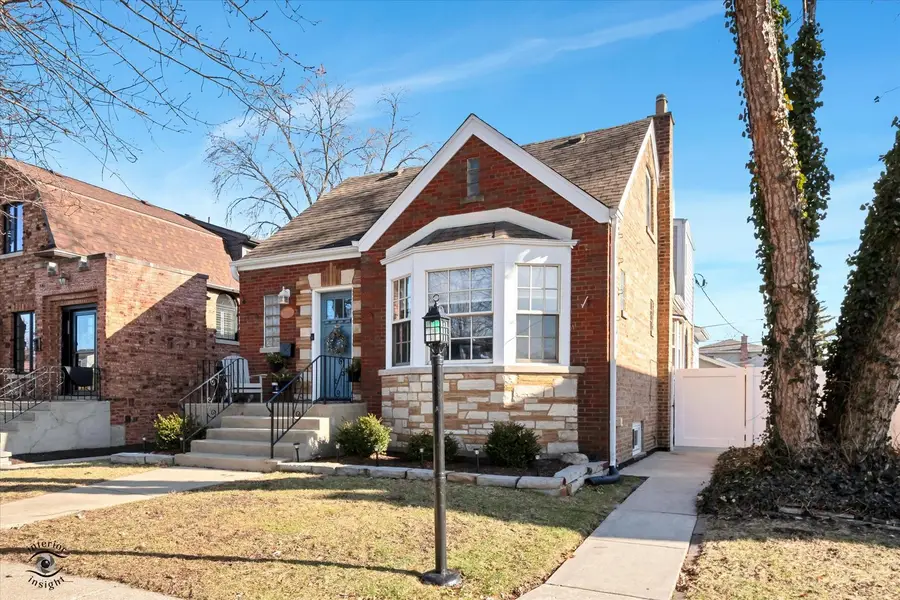 9751 S Hamlin Avenue, Evergreen Park, IL 60805 - Image #2