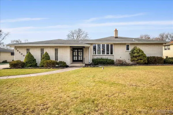 16500 Leslie Ann Drive, Tinley Park, IL 60477