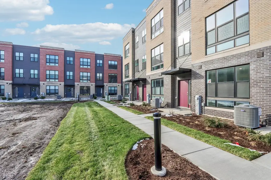 361 Summit Circle, Lombard, IL 60148 - Image #3