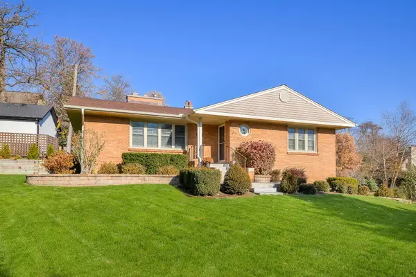 522 Deerpath Road, Glen Ellyn, IL 60137