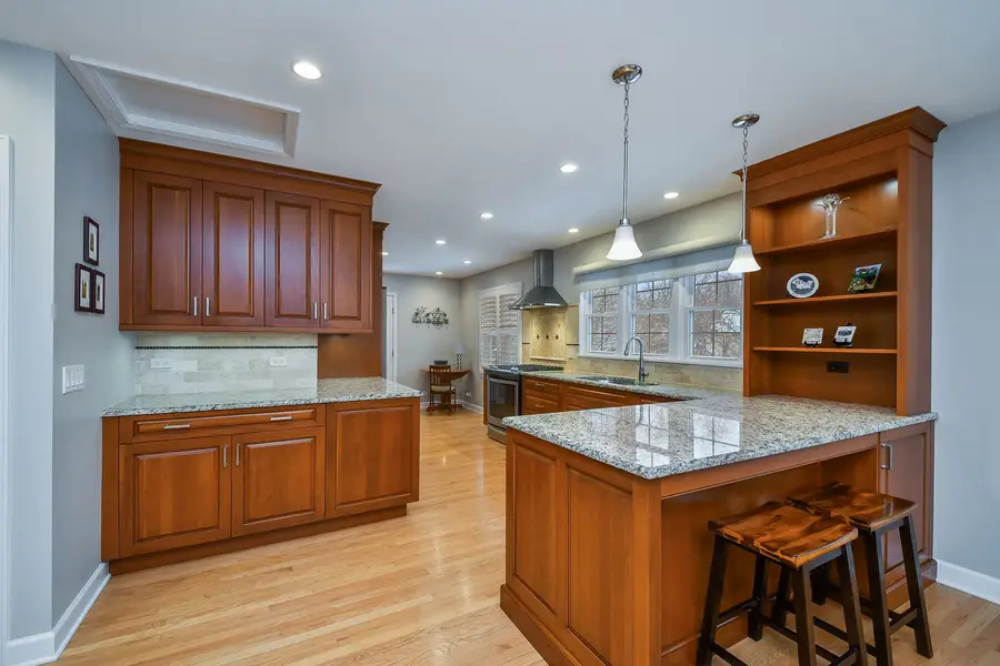 522 Deerpath Road, Glen Ellyn, IL 60137 - Image #2