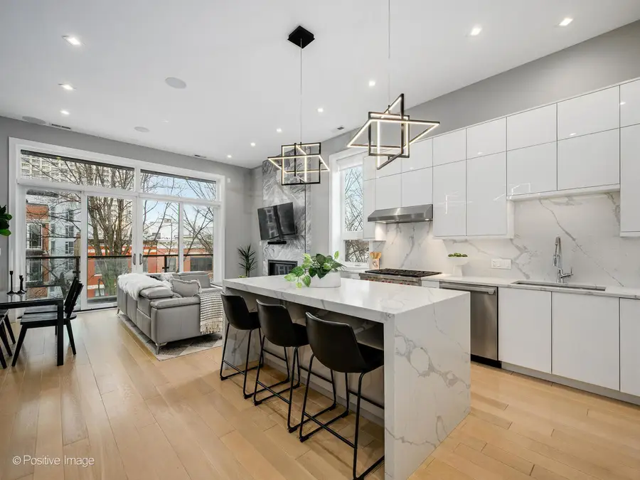 1513 W Thomas Street #3, Chicago, IL 60642 - Image #2