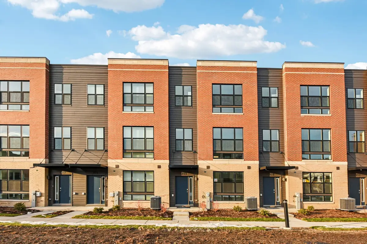 373 Summit Circle, Lombard, IL 60148 - Image #1