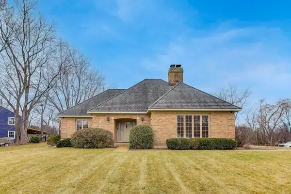 36W787 Red Haw Lane, St. Charles, IL 60174