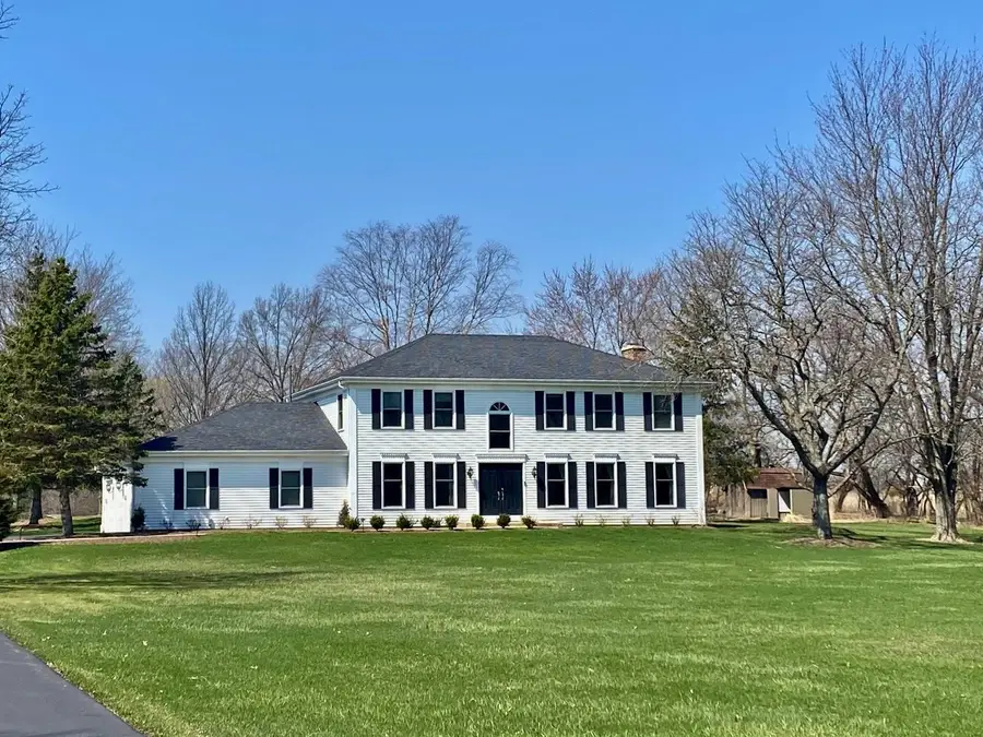 12 Crestview Lane, Lake Barrington, IL 60010 - Image #2