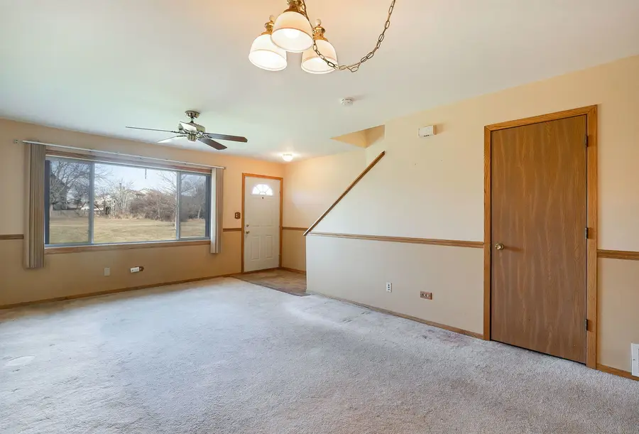 17475 W Chestnut Lane, Gurnee, IL 60031 - Image #3