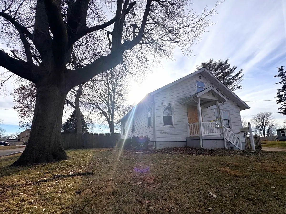 1221 June Street, Kewanee, IL 61443 - Image #1