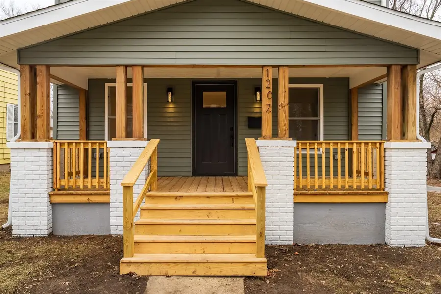 1207 W Walnut Street, Bloomington, IL 61701 - Image #3