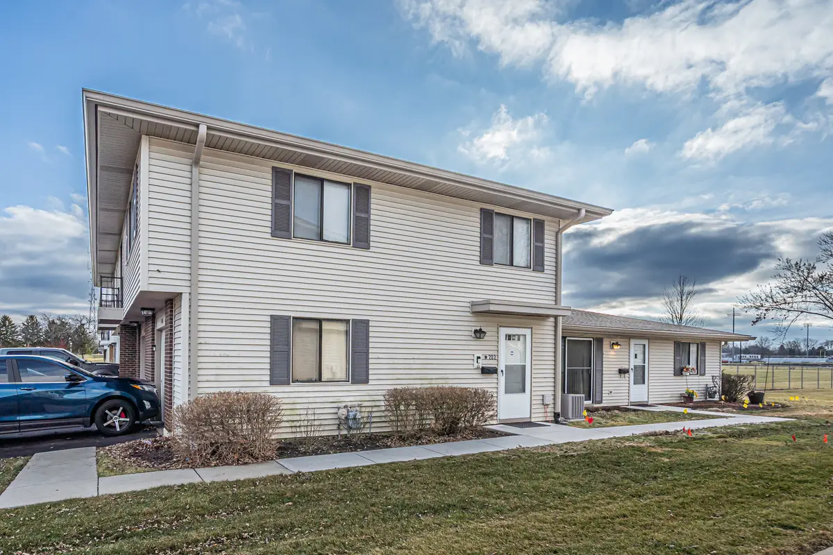 202 Nauset Lane #202, Schaumburg, IL 60194 - Image #1